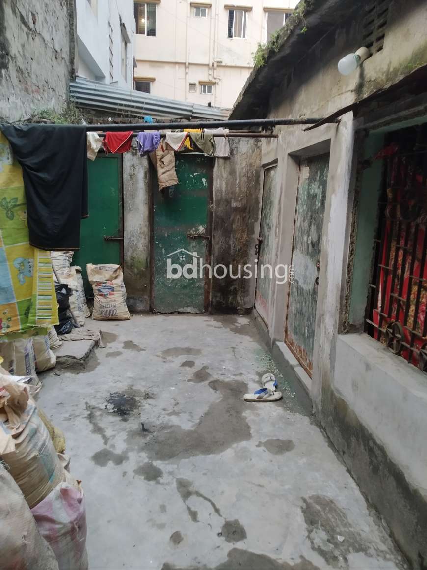 Rehana, Independent House at Jatrabari