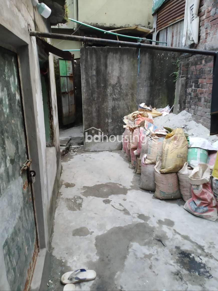 Rehana, Independent House at Jatrabari