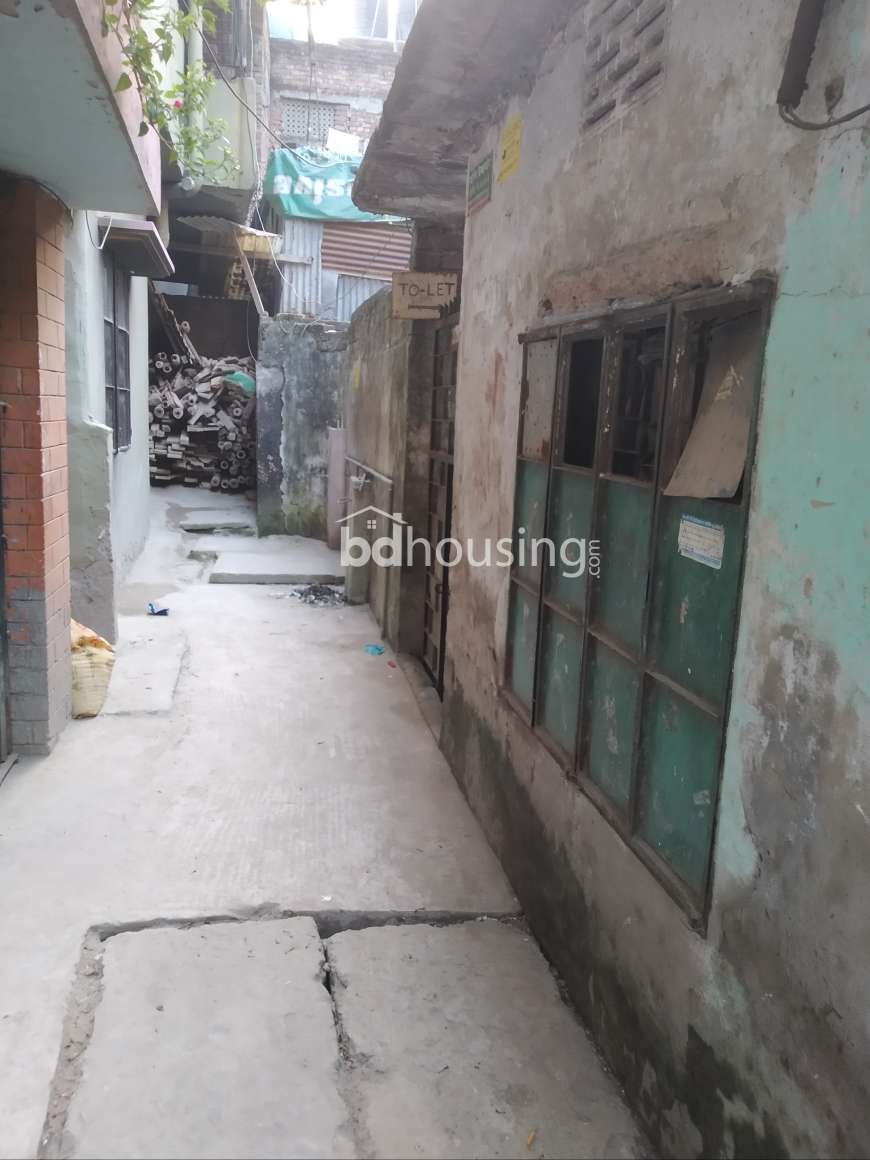 Rehana, Independent House at Jatrabari