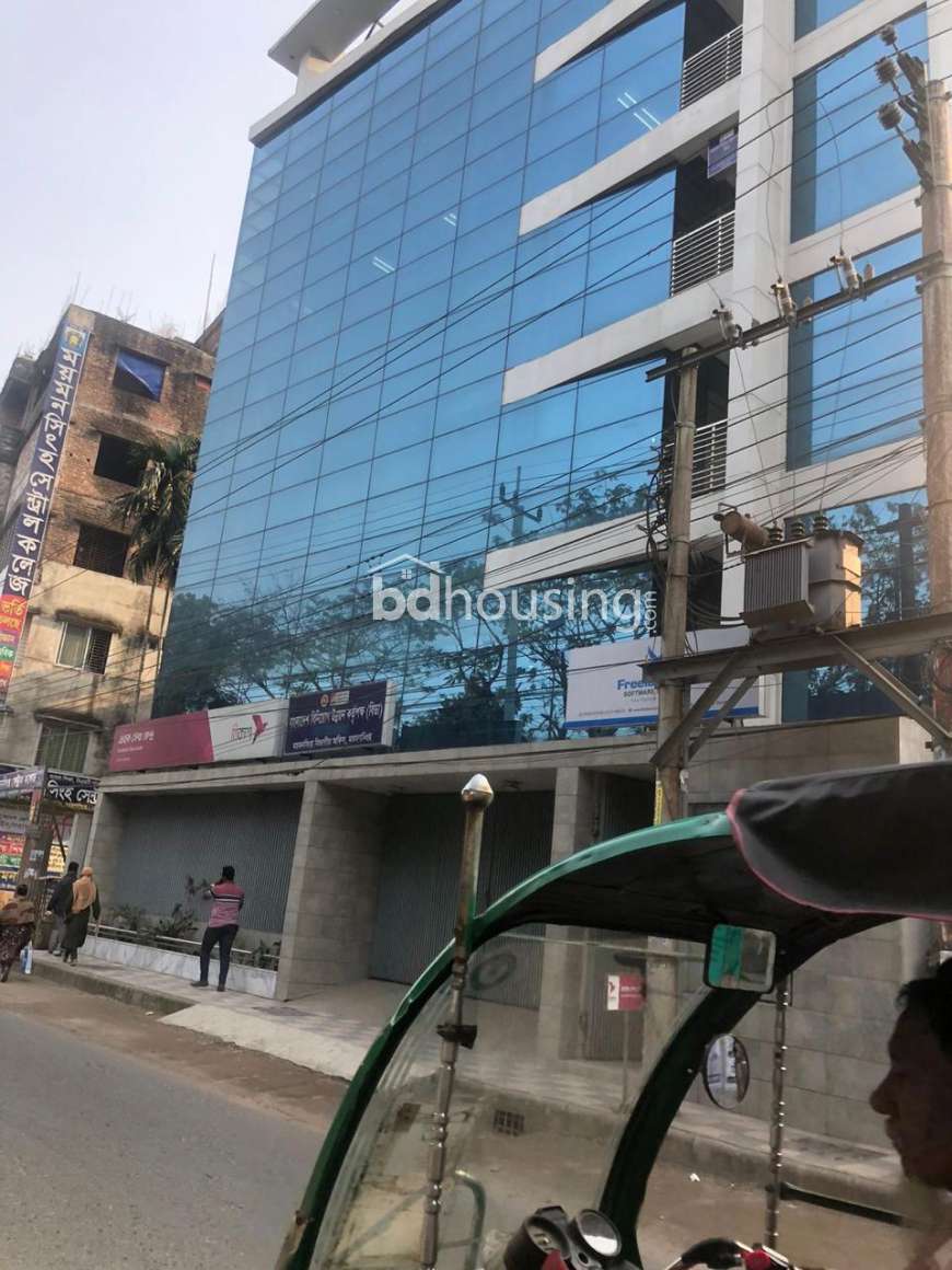 Jamil, Office Space at sadar