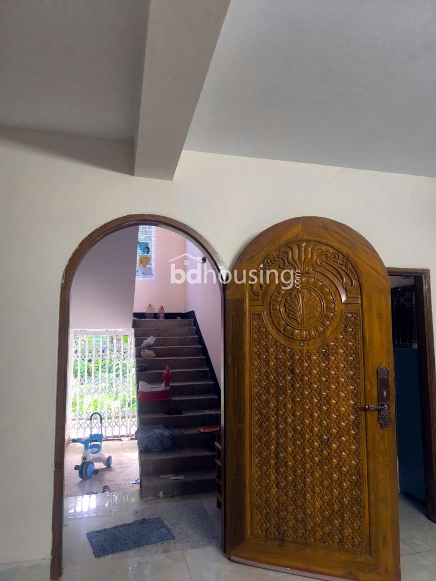 সাভার জামসিং-এ ১ শতক জমির রেজিস্ট্রি শেয়ার সহ ১৩০০+ স্কয়ার ফিট ফ্ল্যাটসাভার শপিং মল থেকে ১০ মিনিটের দূরত্বে ৪ শতক জমিতে ৪ তলা রেডি ফাউন্ডেশনের প্রজেক্টে ৩টি ফ্লোর/ল্যান্ড শেয়ার হস্তান্তর করা হবে (নিচতলায় মালিক পরিবারসহ বসবাস করছেন)।লোকেশন: জামসিং, Apartment/Flats at Savar
