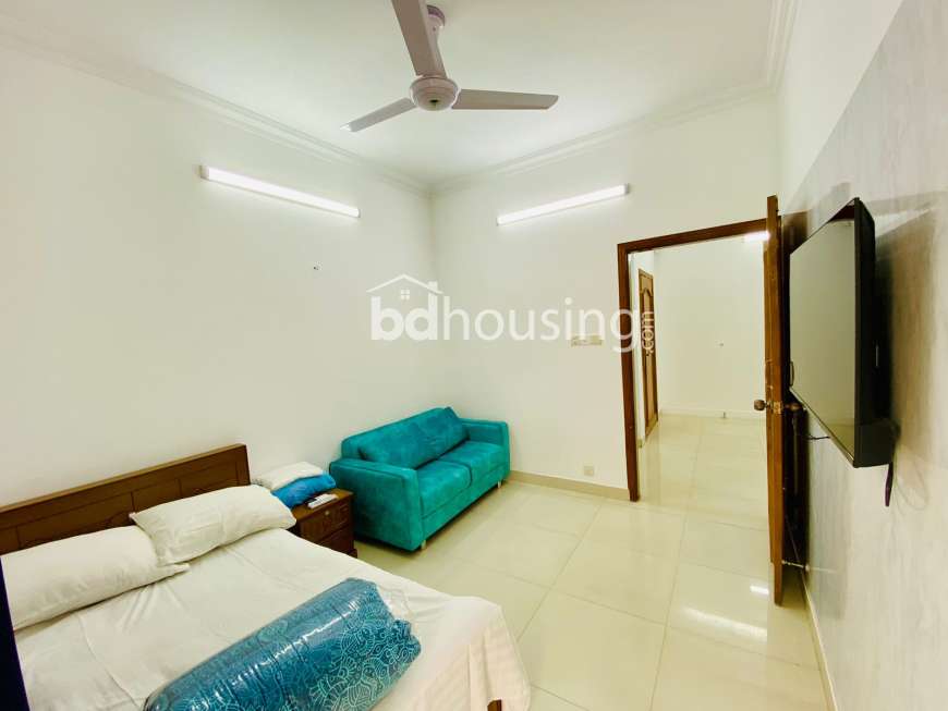 Elegant Furnished 3-Bedroom Apartment Rent–Bashundhara R/A, Apartment/Flats at Bashundhara R/A