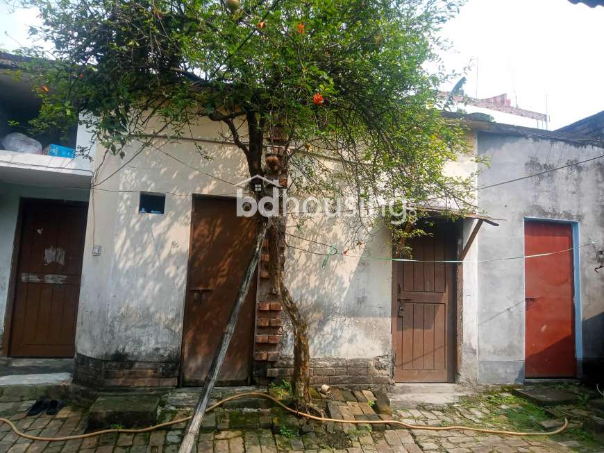 Land with house is up for sell, Residential Plot at Sagor Para