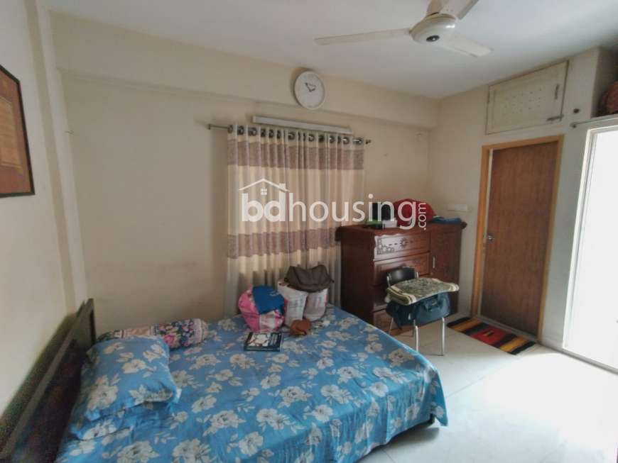 1550 sft. Used Apartment for Sale at Block F, Bashundhara R/A, Apartment/Flats at Bashundhara R/A