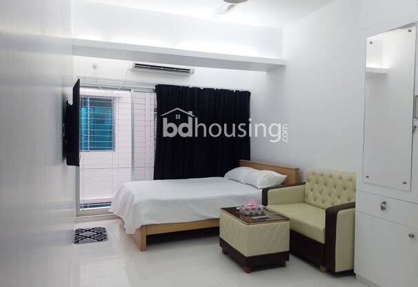 Well-Equipped Studio Apartment For Rent In Bashundhara R/A, Apartment/Flats at Bashundhara R/A