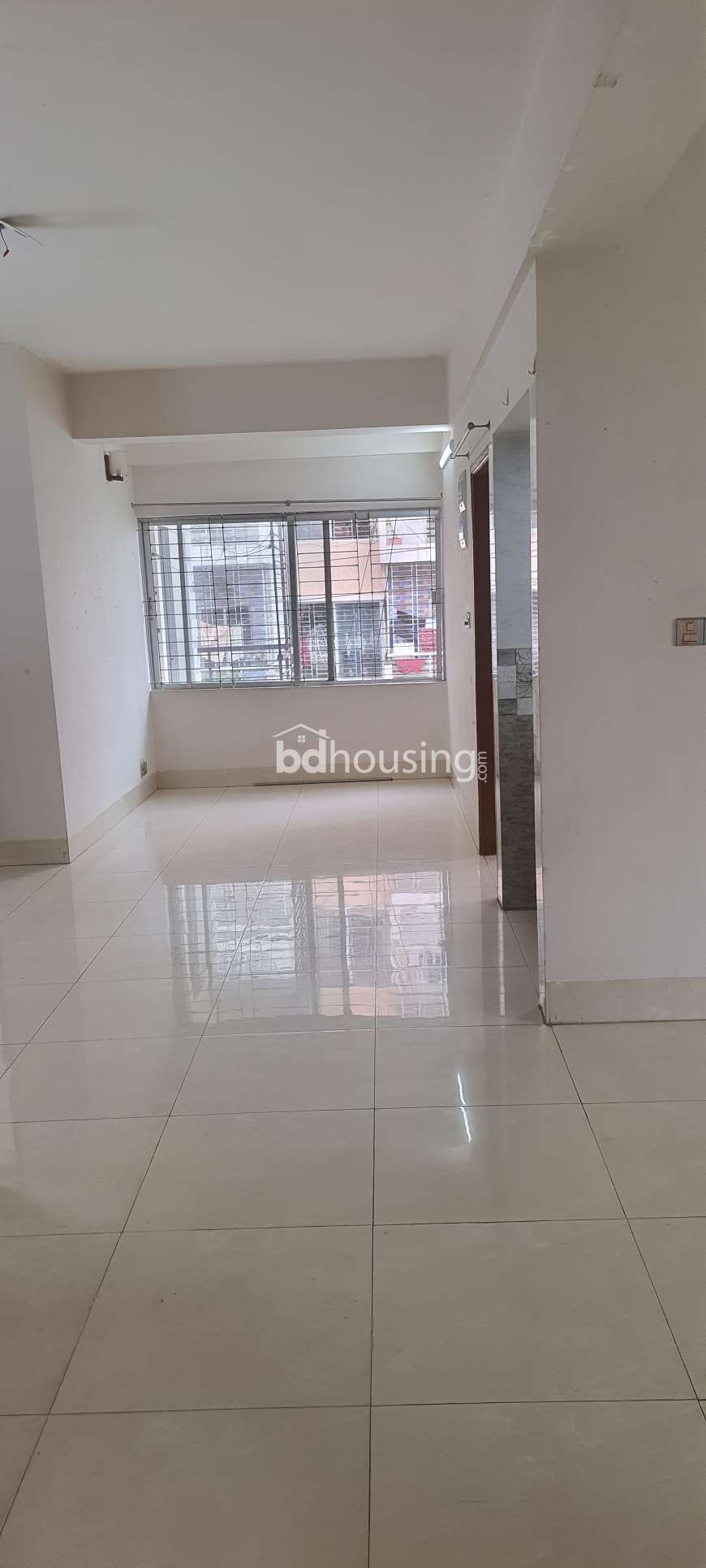 Used 1560 sft. Flat for Sale at Block - G, Bashundhara, Apartment/Flats at Bashundhara R/A