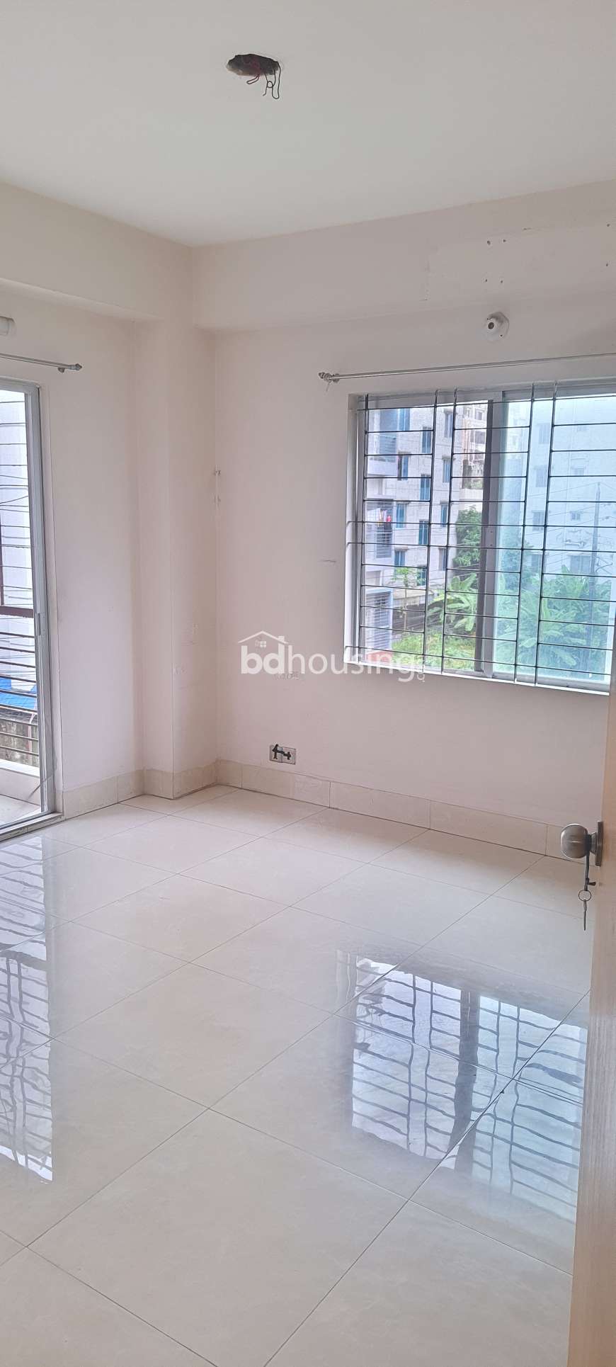 Used 1560 sft. Flat for Sale at Block - G, Bashundhara, Apartment/Flats at Bashundhara R/A